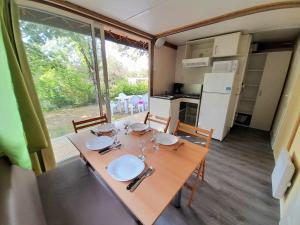 Campings Les Auzerals camping du lac : photos des chambres