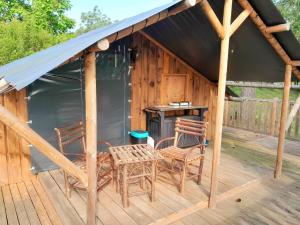 Campings Les Auzerals camping du lac : photos des chambres