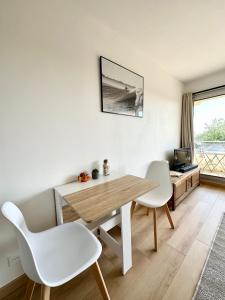 Appartements T2 refait a neuf – A 2 pas du bourg et des plages : photos des chambres