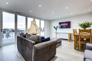 leigh Penthouse Apartment - Rayleigh