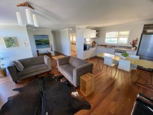 Nelson Cottage - relaxed retro, modern and original