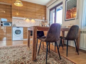 Pastels - 2BD in Trinity Bansko with underground parking by Flat Mаnager