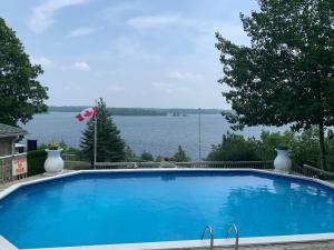 Q Estate Pool cottage