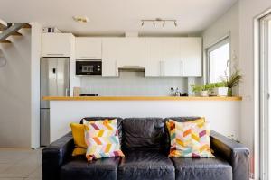 El Médano Beachfront Duplex Penthouse with pool, rooftop, sea view