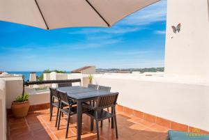 Beautiful penthouse in Casares with rooftop terrace and seaview