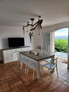 Villas Cannes - Mandelieu - Villa Vue Mer - 4 chambres - clim - piscine privee - proche plage : photos des chambres