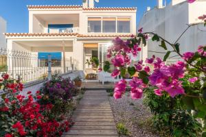 Beach House Clerigo - 2 Unique Apartments by Lisbeyond