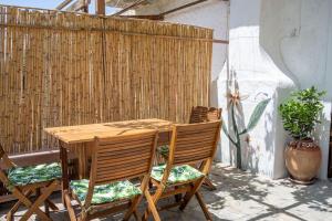 Finikas House