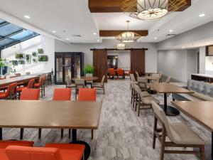 Hilton ChicagoOak Lawn