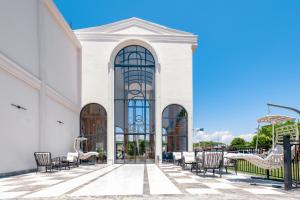 La Benata Beach Hotel