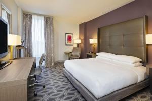 King Room room in DoubleTree by Hilton Orlando East - UCF Area