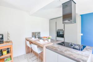 Maisons de vacances Mas des Chenes Verts 5 ch avec piscine et clim : photos des chambres