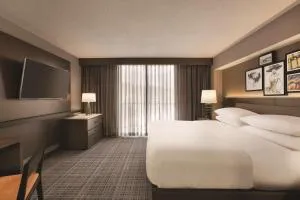 里士满希尔顿合博套房酒店 - 里士满