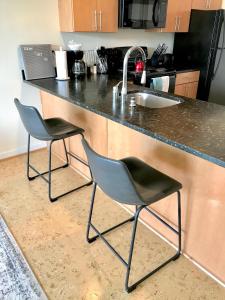 Greensview Apt 2 Bedroom, 2 Bath - Beautiful views!