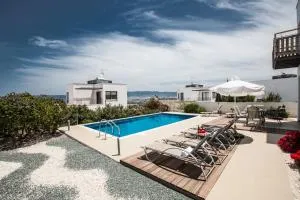 Jenny Villa 23 - Neo Chorio