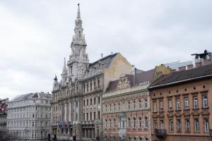 Stylish NEW home with view on New York Palace