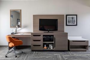 King Studio Suite - Non-Smoking room in Hampton Inn & Suites Knoxville-Downtown