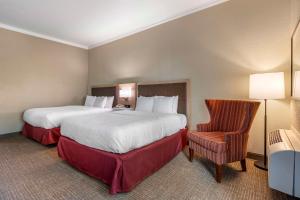 Queen Room with Two Queen Beds with City View  room in Hampton Inn Ukiah
