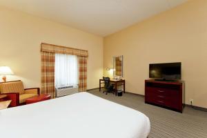 King Room room in Hilton Garden Inn Winchester