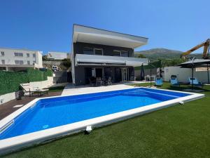 Villa La Vie - peacefull oasis with pool