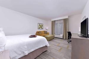 King Room with Sofa Bed - Non-Smoking room in Hampton Inn & Suites Shelby North Carolina