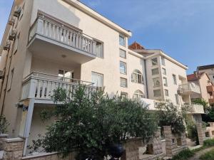 Doria Apartments