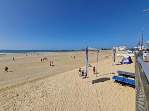 Appartements Studio coeur des Sables, 100m de la plage : photos des chambres