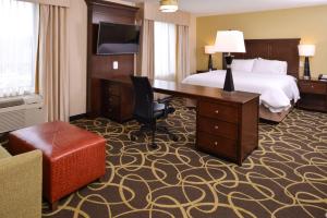 King Studio room in Hampton Inn Omaha Midtown-Aksarben