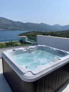 Ionion exclusive villa