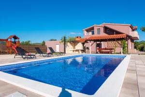 VILLA DOLA near Split - private pool, orchard, peace