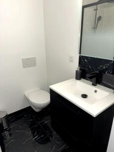 Appartement neuf entièrement équipé, Saint-Malo Intramuros, plage et commerces à proximité