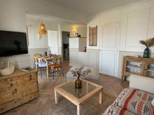 Appartements GROOMI Le Petit George- T3, clim, terrasse et front de mer ! : photos des chambres