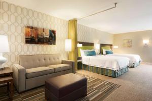 Queen Studio with Two Queen Beds - Mobility Access/Non-Smoking room in Home2 Suites by Hilton Milwaukee Brookfield