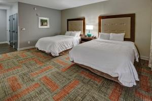 Queen Room with Two Queen Beds - Mobility and Hearing Access/Non-Smoking room in Hampton Inn Summerville SC