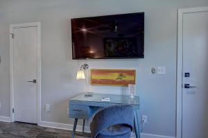 The Home Collection CLT: 510 Queens