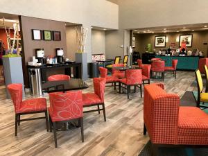 Hampton Inn & Suites-Moore