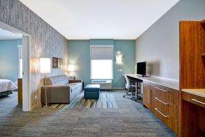 One-Bedroom Queen Suite - Non-Smoking room in Home2 Suites By Hilton Evansville