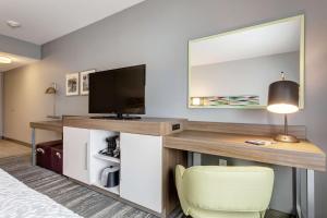 Queen Room with Two Queen Beds - Non-Smoking room in Hampton Inn-St. Louis Wentzville MO