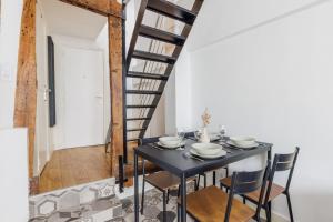 Appartements Superb & Typically Parisian Duplex - 1BR4P - D : photos des chambres