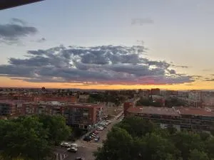 Alojamiento ENTERO en Madrid, con ACCESO PRIVADO - Vallecas