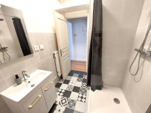 Appartements Au P'tit Berlioz proche source, gare, centre Vichy : photos des chambres