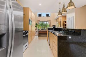 7648 Magic Village lovely 4suites 8guests 8 min Disney