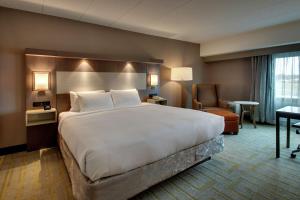 King Room room in Doubletree By Hilton Mt. Vernon