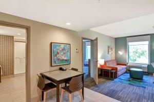 One-Bedroom King Suite - Non-Smoking room in Home2 Suites By Hilton Dayton Vandalia
