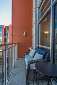 Travelers Haven 1bd 1 and half bath 2 story East Nashville Condo