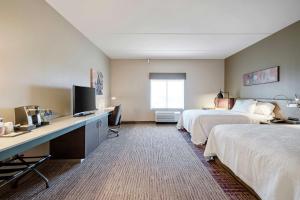Queen Room with Two Queen Beds - Mobility Access room in Hilton Garden Inn Edmond/Oklahoma City North