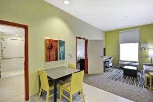Queen Suite with Bath Tub - Mobility Access/Non-Smoking room in Home2 Suites by Hilton Brownsville