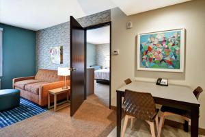 One-Bedroom King Suite - Non-Smoking room in Home2 Suites by Hilton Victorville