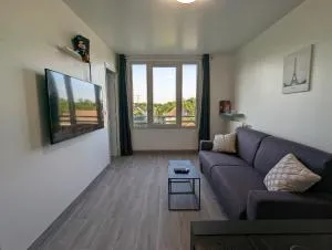 Appart tout confort très proche RER A - 洛涅