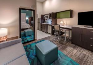 Queen Studio with Two Queen Beds - Non-Smoking room in Home2 Suites By Hilton Reno